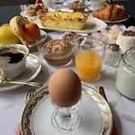 Josephine B&B 생클루